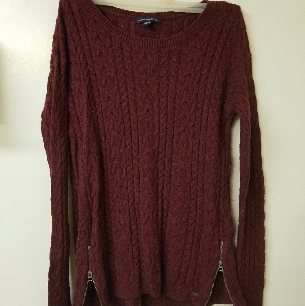 American Eagle Sweater